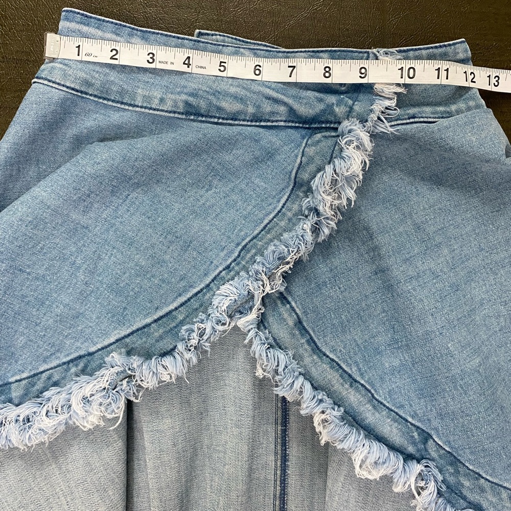 AKIRA Kelsey Overlay Wrap Denim Skirt Belt Size Small - Picture 11 of 13